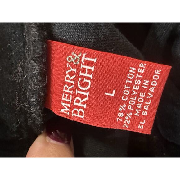 Merry & Bright Black Velour Christmas City Embroidered 2 Piece Lounge Set Large - Picture 11 of 12